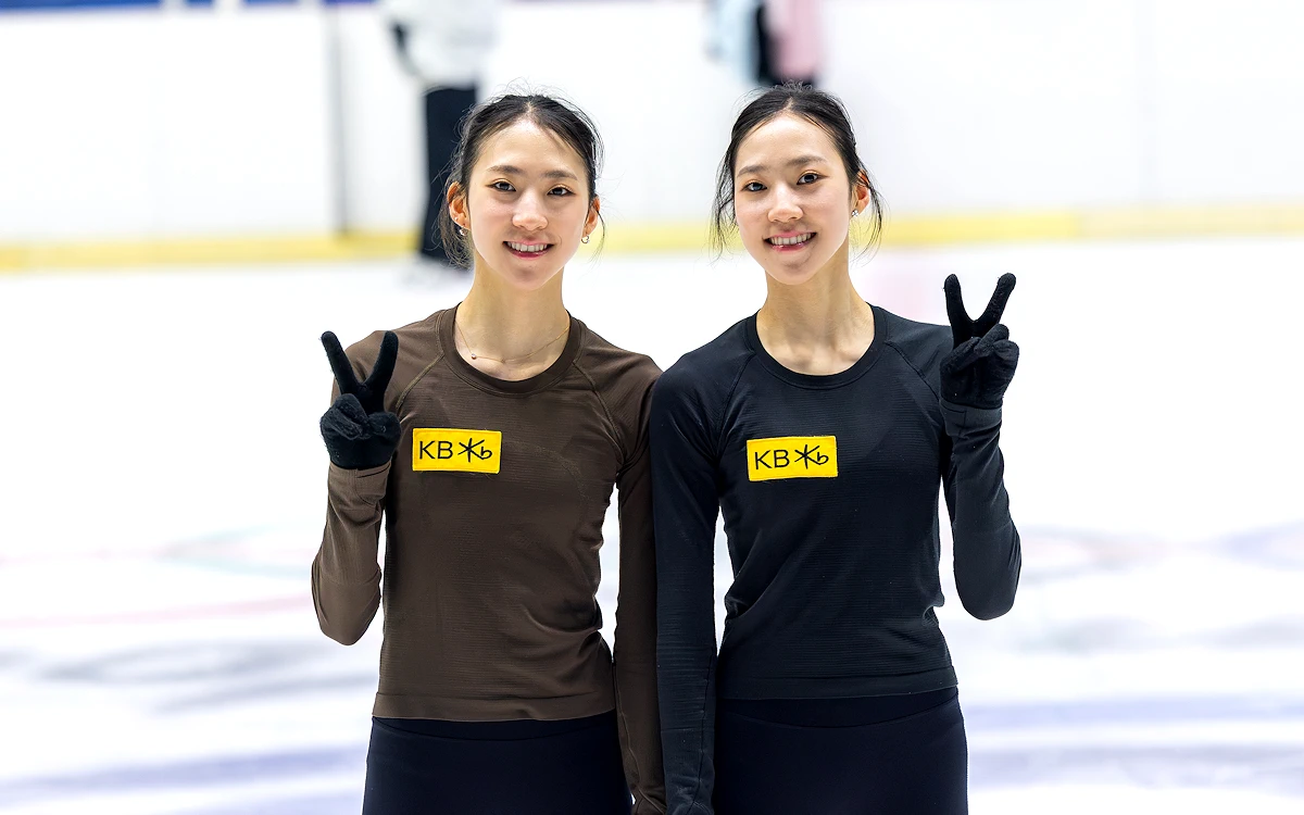 Tvillingløperne Yujae Kim og Yuseong Kim trener i Seoul, Korea.