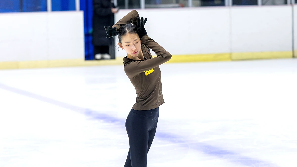 Yujae Kim i sin korte åpningsposisjon under trening.